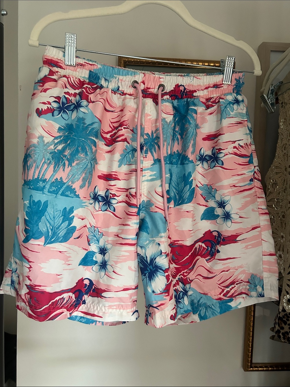 Men's M never wornTropical Blue and Pink Men's Swim Shorts